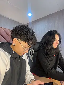 XXX chat uživo modela ian_mathias_
