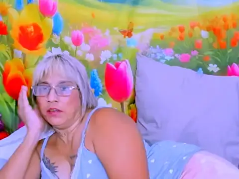 indianroxy Chat XXX live