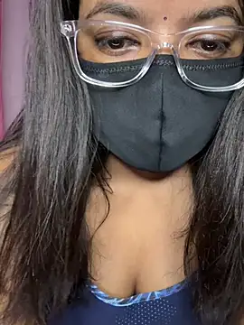 NAUGHTY_PRIYANKAA Adlı Modelin Web Kamerası Şovu