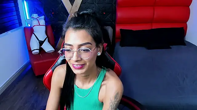 KarlaSlutSkinny__ Chat XXX in diretta