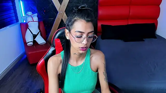 KarlaSlutSkinny__ 现场XXX聊天