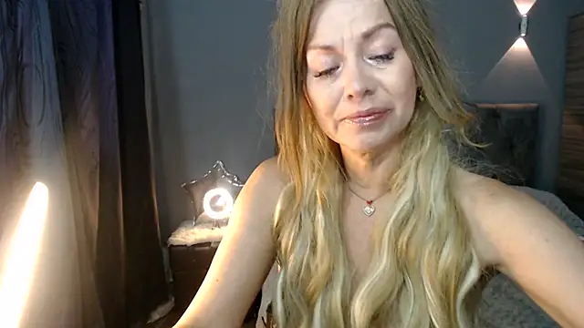 دردشة SammyAlexxandra الجنسية المباشرة