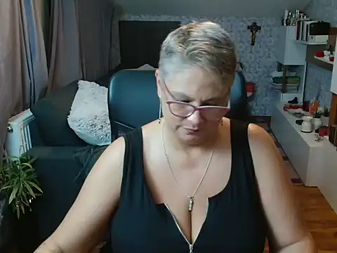 Živý XXX chat NewHellen4you