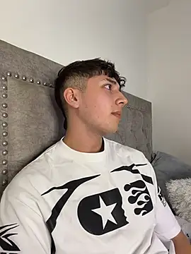 OLIVER_K Adlı Modelin Canlı XXX Sohbeti