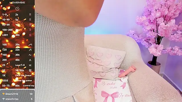 MrsFoucher live XXX chat