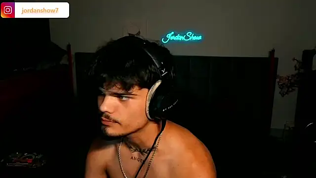 Онлайн чат XXX JordanShow