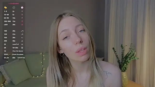 BlondeKelly Chat XXX in diretta