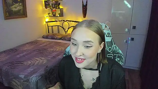 CrazyBitchInLace's Live XXX Chat