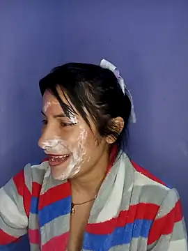 Онлайн чат XXX laurahotdirty