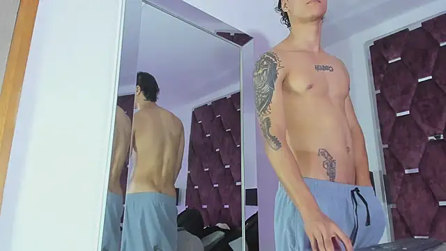 TonyBenedetti's Live XXX Chat