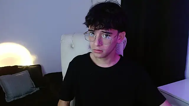 noah_millerx's Live XXX Chat