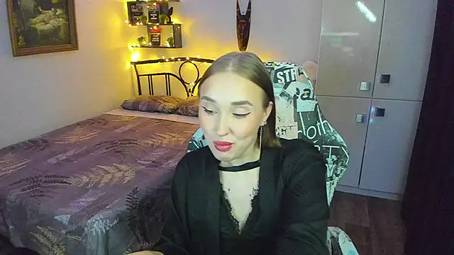CrazyBitchInLace's Live XXX Chat
