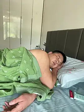 zhang1118 在線直播表演