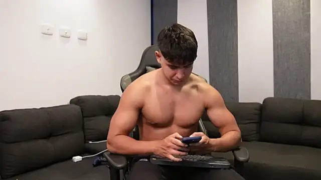 Bray_Kevin Chat XXX live