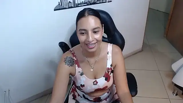 Chat XXX en directo de mykaelahoney