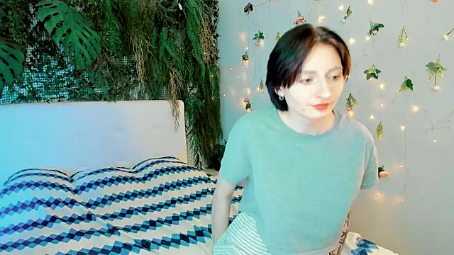Chat +18 de Kira__Cutie ao vivo