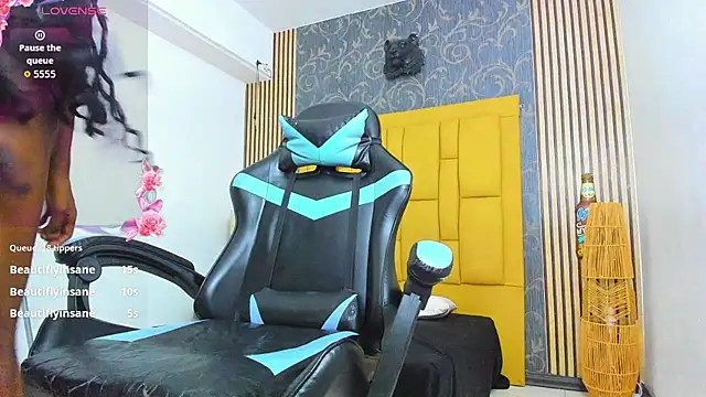 Chat +18 de valenrss ao vivo