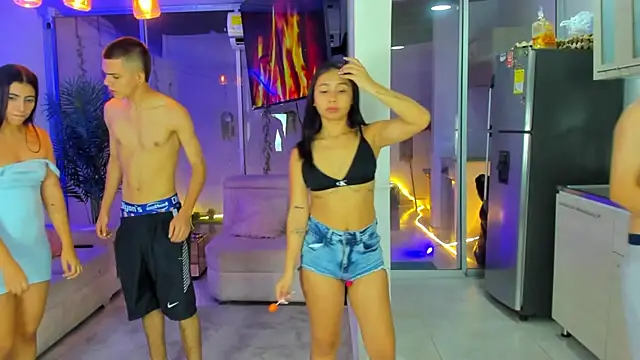 แชท XXX สดของ stangirls_