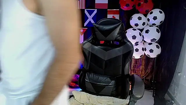 caius_bigcock1 Live XXX-Chat