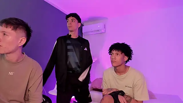 XXX chat uživo modela Handsomeboyss19
