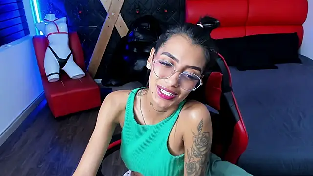 KarlaSlutSkinny__のライブXXXチャット