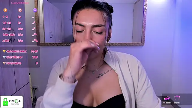 EricaVanderhill live XXX chat
