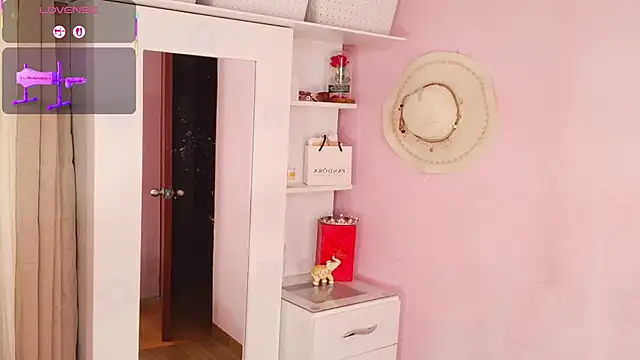 Онлайн чат XXX Miss_Charlottet