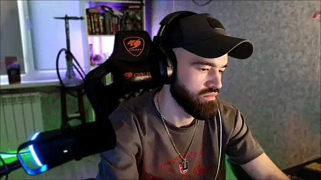 XXX chat uživo modela _Serious_Man