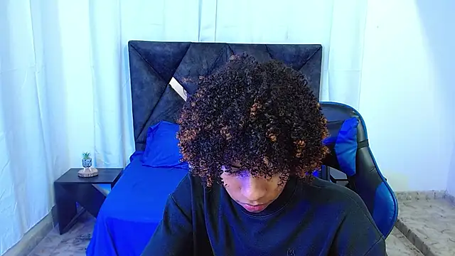 angelll18_'s Live XXX Chat