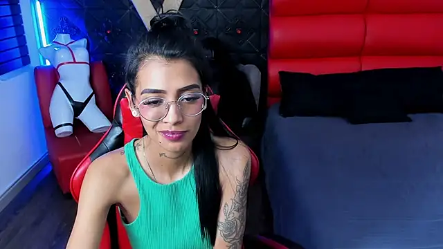 KarlaSlutSkinny__ Chat XXX live