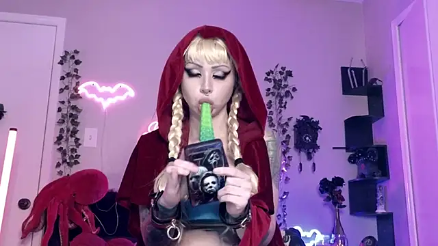 Ivey_Strigoi's Live XXX Chat