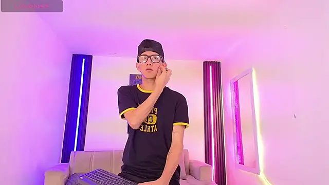 Marcus_and_Tony Adlı Modelin Canlı XXX Sohbeti