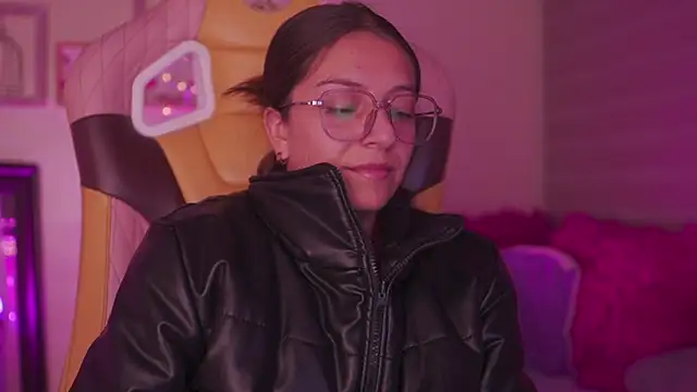 دردشة milly_kenner الجنسية المباشرة