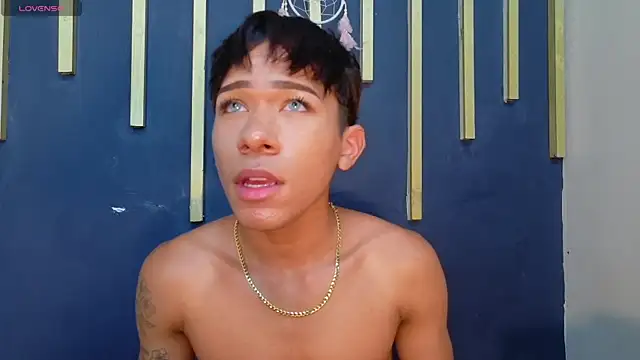 Brown_Skin19 élő XXX-chatje