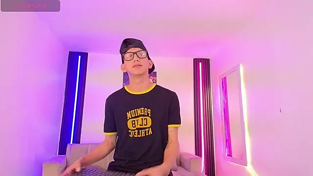 Marcus_and_Tony Live XXX-Chat