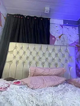 Chatroom XXX en direct de Luna_Sissy_