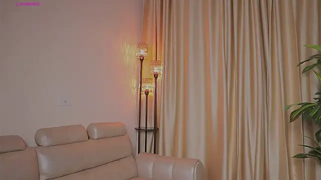 JulianaPons Adlı Modelin Canlı XXX Sohbeti