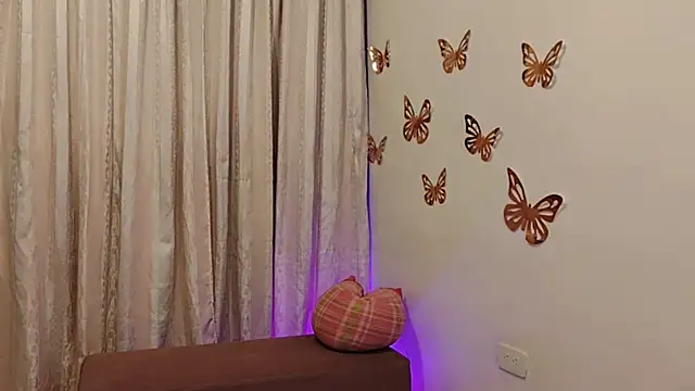 Chat +18 de Bella_Exhibition ao vivo