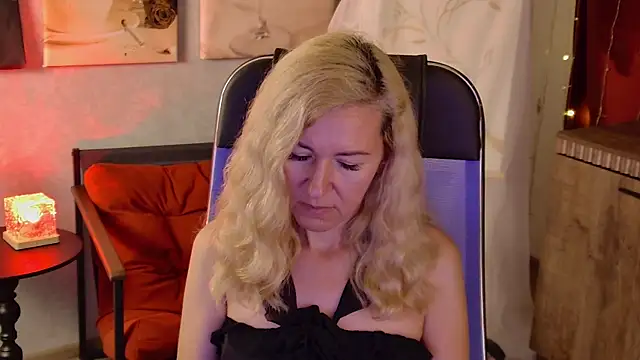 Онлайн чат XXX DonnaSmitth