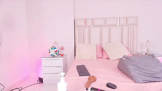 Онлайн чат XXX alanarose18