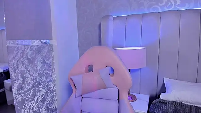 Онлайн чат XXX MadeleynRose