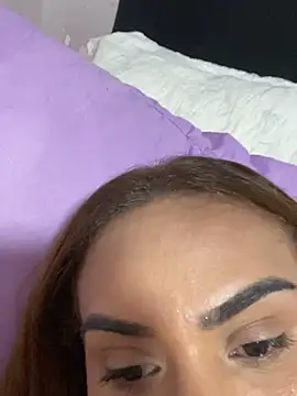 Jullyanaximeness webcam show