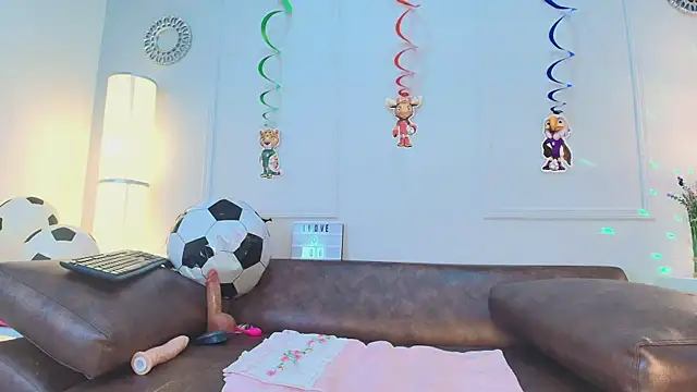 צ'אט XXX בשידור חי של kittyblooms