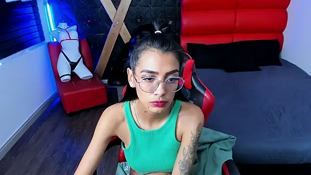 KarlaSlutSkinny__ Adlı Modelin Canlı XXX Sohbeti