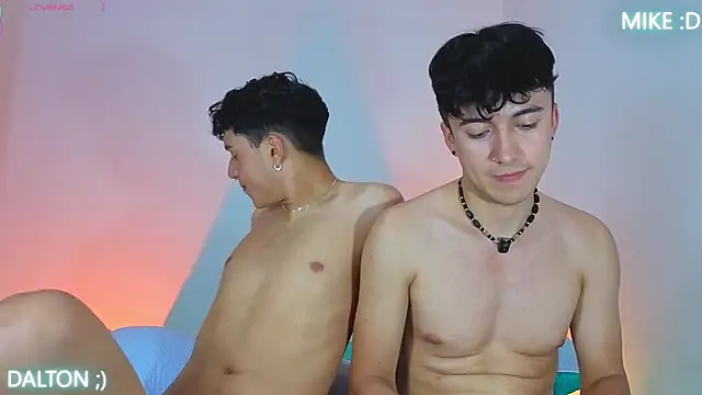 XXX chat uživo modela Mike_Benelli