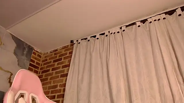 ailyngg's Live XXX Chat