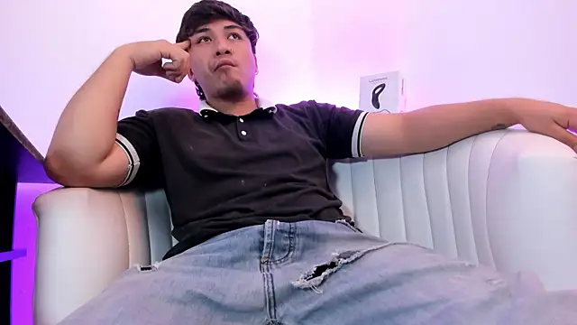 juanmechanic_'s Live XXX Chat