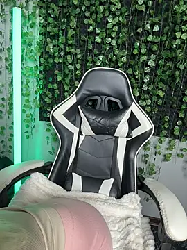 Eva_Kit élő XXX-chatje