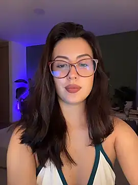 Chat +18 de EmaSaenz ao vivo