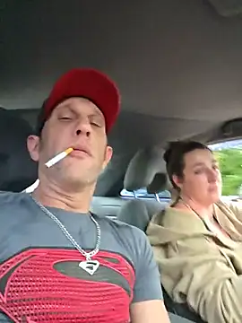 thespontaneouscouple42069's Live XXX Chat